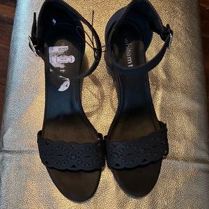 White Mt. Black ladies sandal/heels 9.5 M